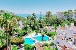 1081 beachfront penthouse jacuzzi roofterace lounge wifi